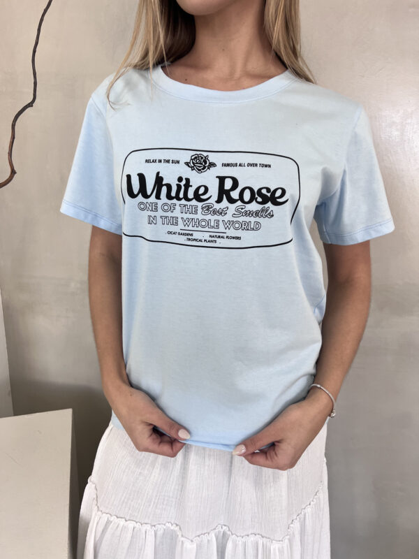 #258107 Remera "WHITE ROSE"