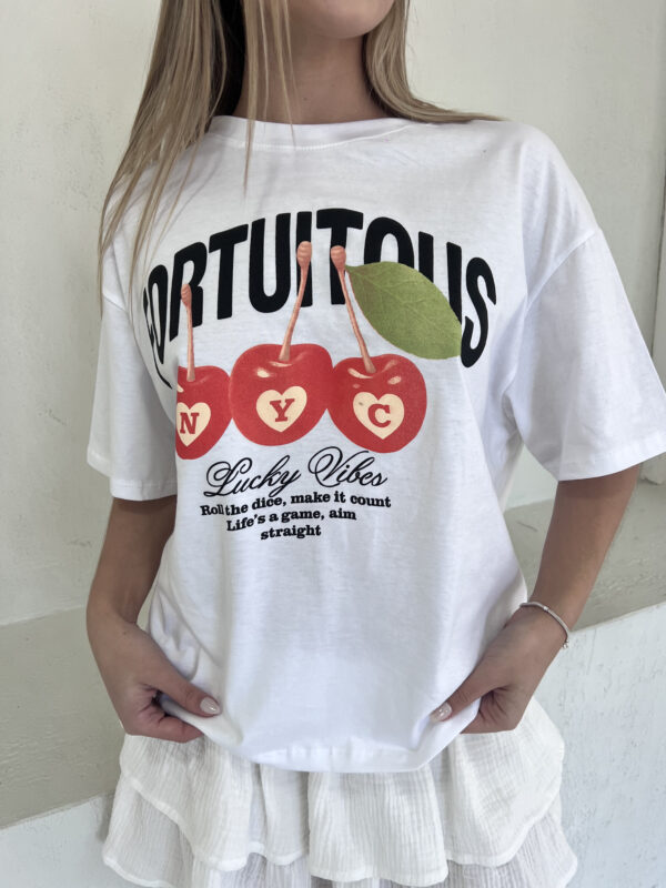#258111 Remera "FORTUITOUS"