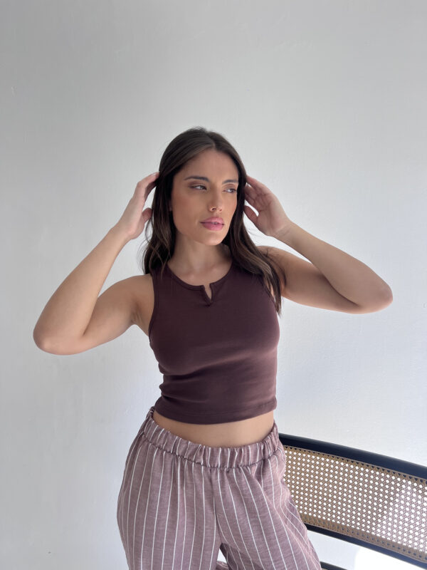#258145 Musculosa "Escote PICO" - Imagen 2