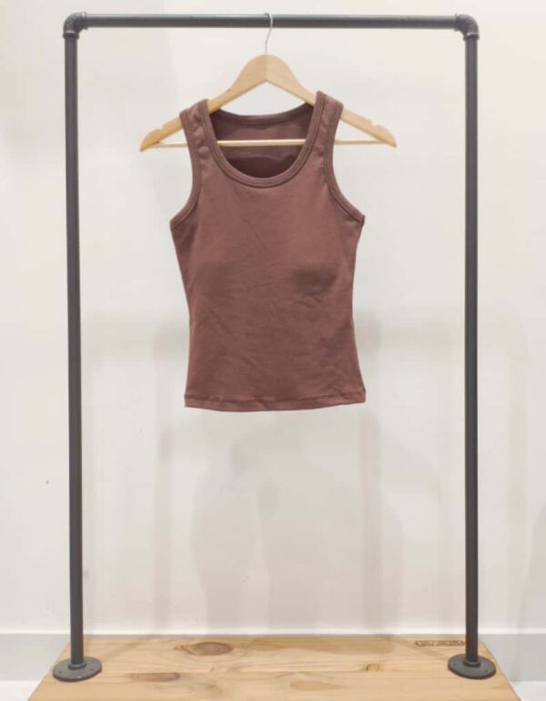 #258266 Musculosa "con TAZAS"