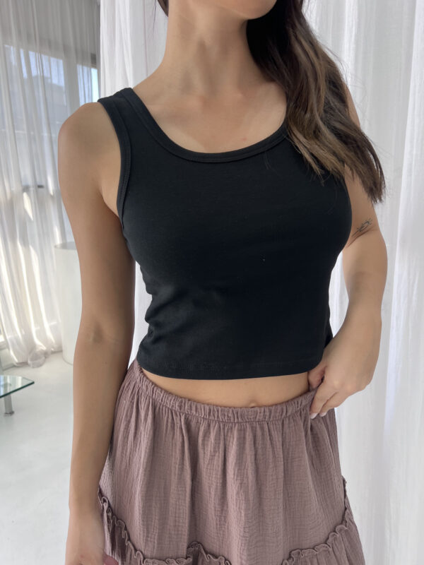 #258143 Musculosa Ribb "ESCOTE CAVADO"