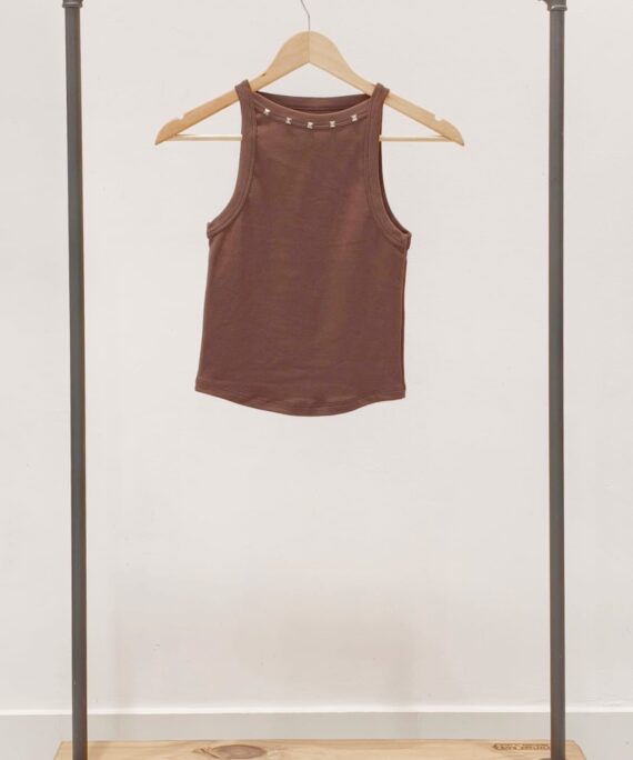 #258237 Musculosa "ESCOTE CERRADO TACHAS"