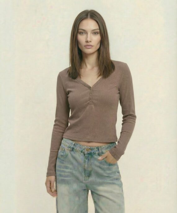 #269136 Remera "ESC V BOTONES"