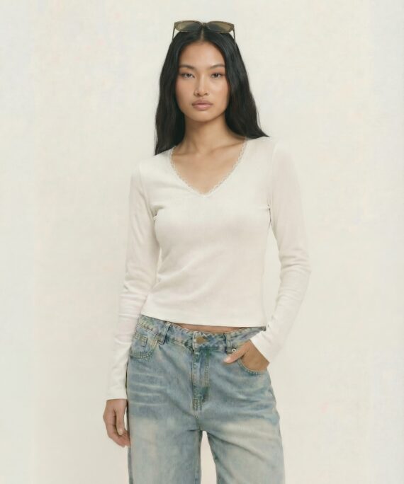 #269137 Remera "ESC V PUNTILLA"