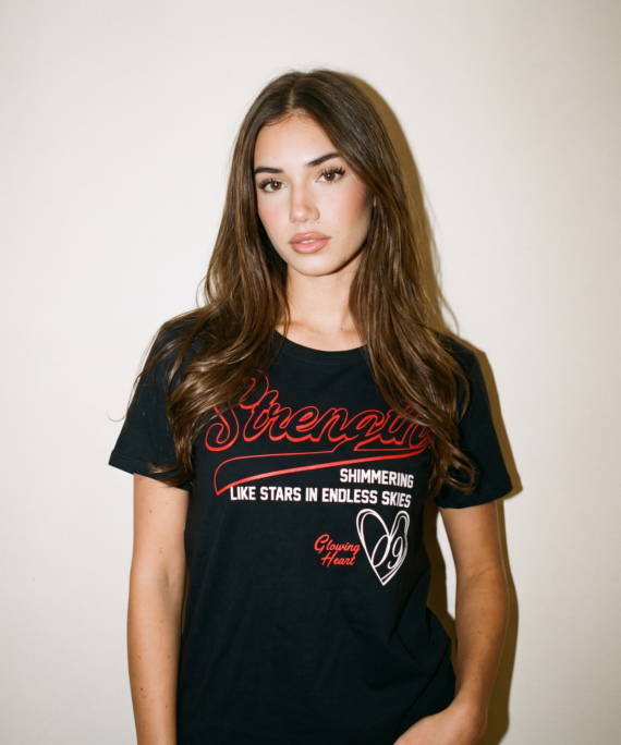 #268103 Remera "STRENGTH"